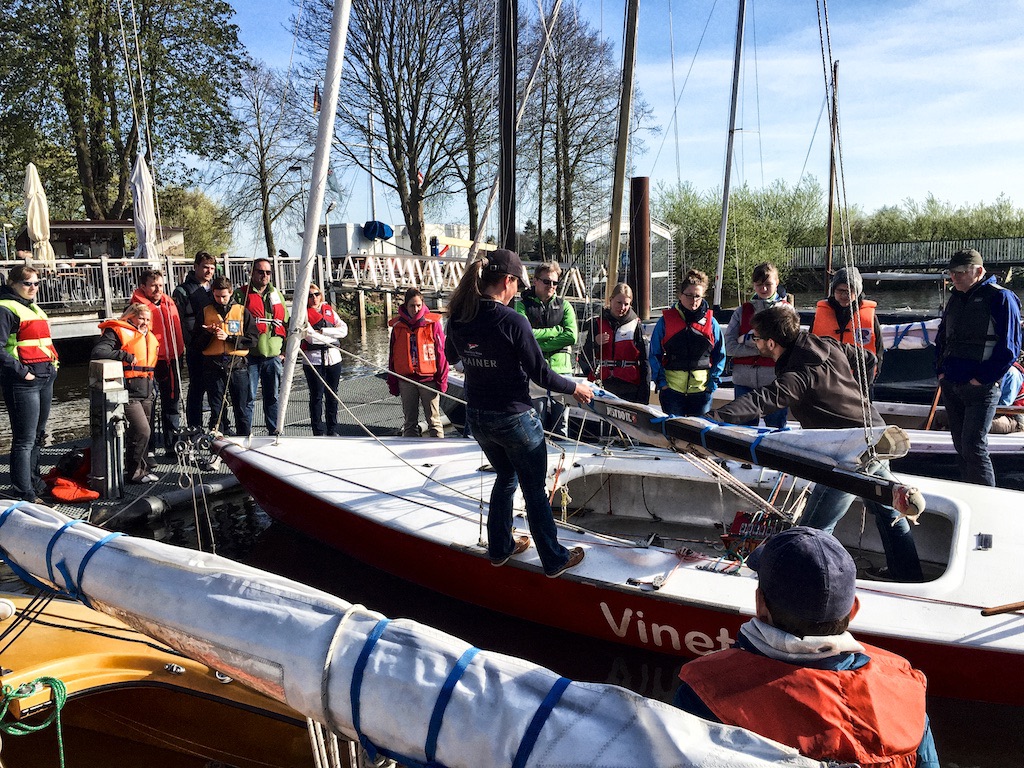 Praxisausbildung im Sommer - richtig Segeln lernen